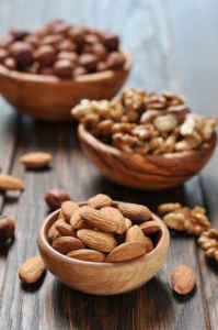 Almonds and cachews imrpove blood sugar regulation