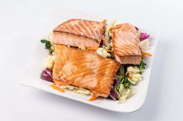 low-carb-meal-for-diabetes-salmon-and-vegetable