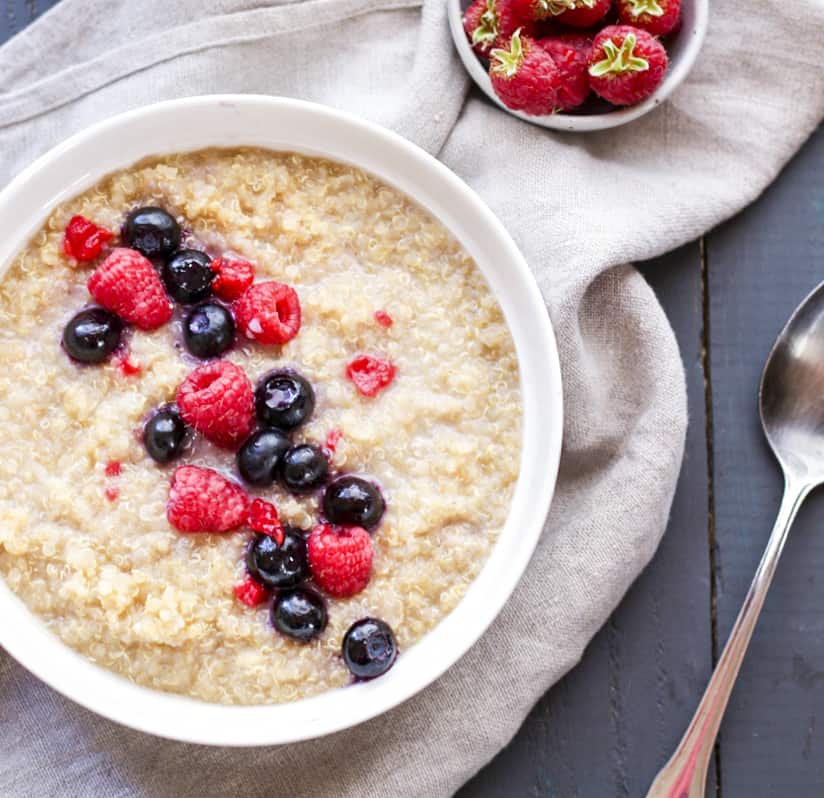 Quinoa-Porridge-with-Berries-_-Cinnamon-Portrait